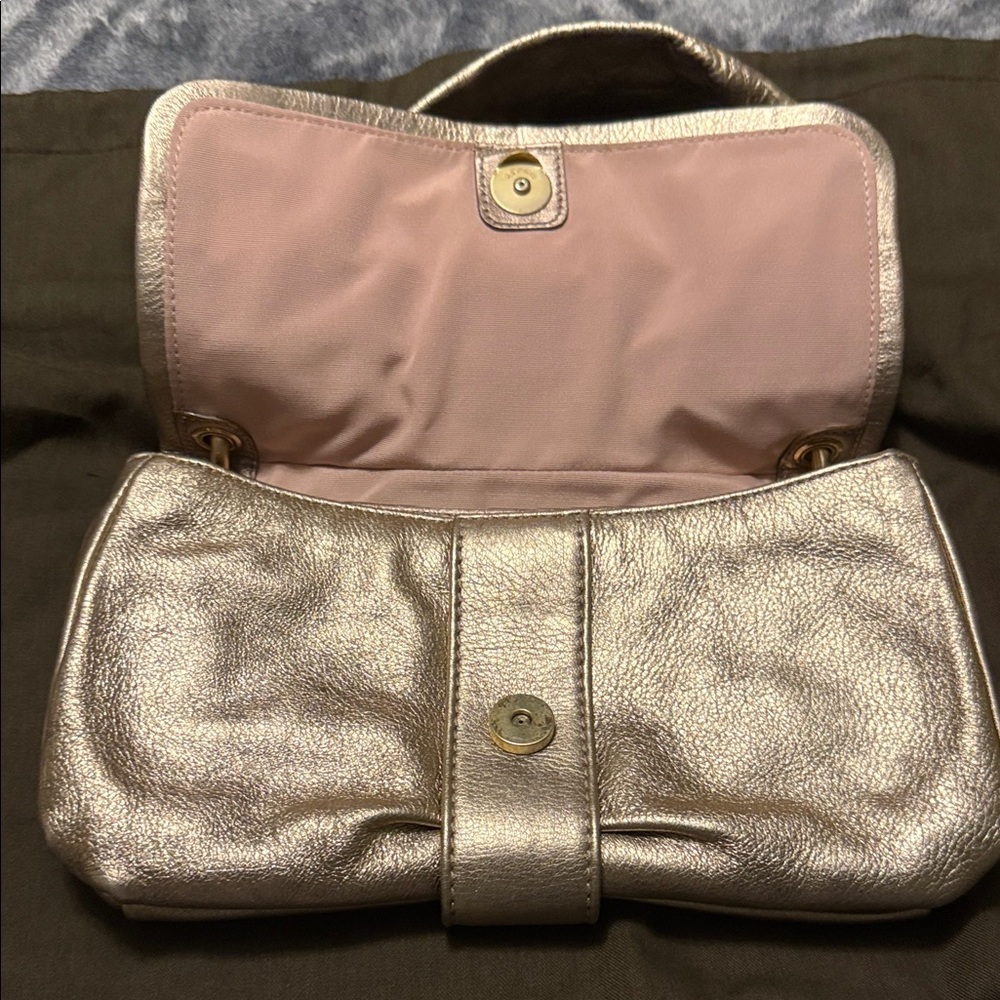 Coach Vintage Metallic Platinum Gold Leather Shoulder Bag - Picture 12 of 17